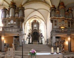 Beide-Orgelemporen-300x235.jpg